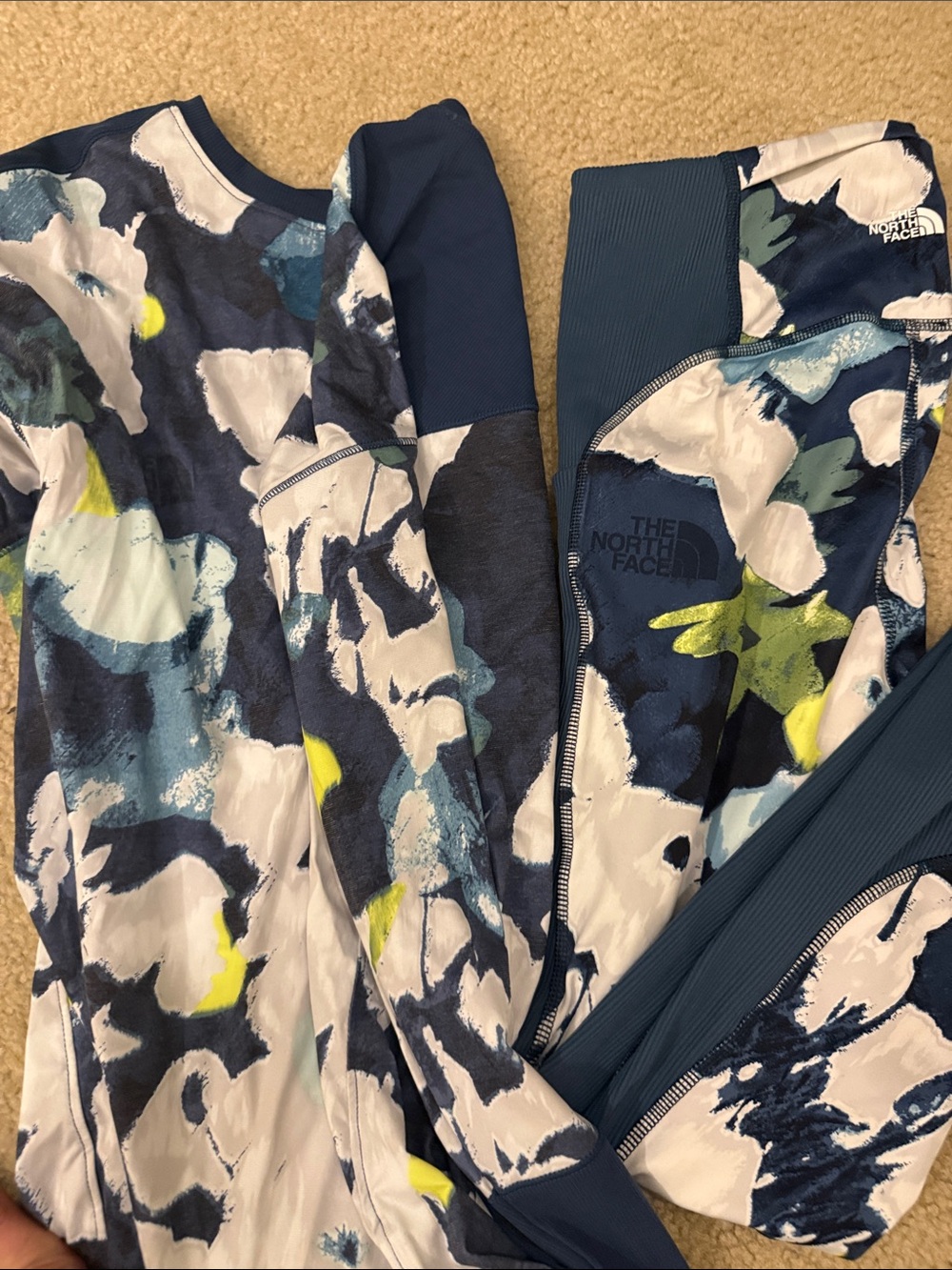 The North Face Navy & White Floral-Print Active Set with Lime Accents XL